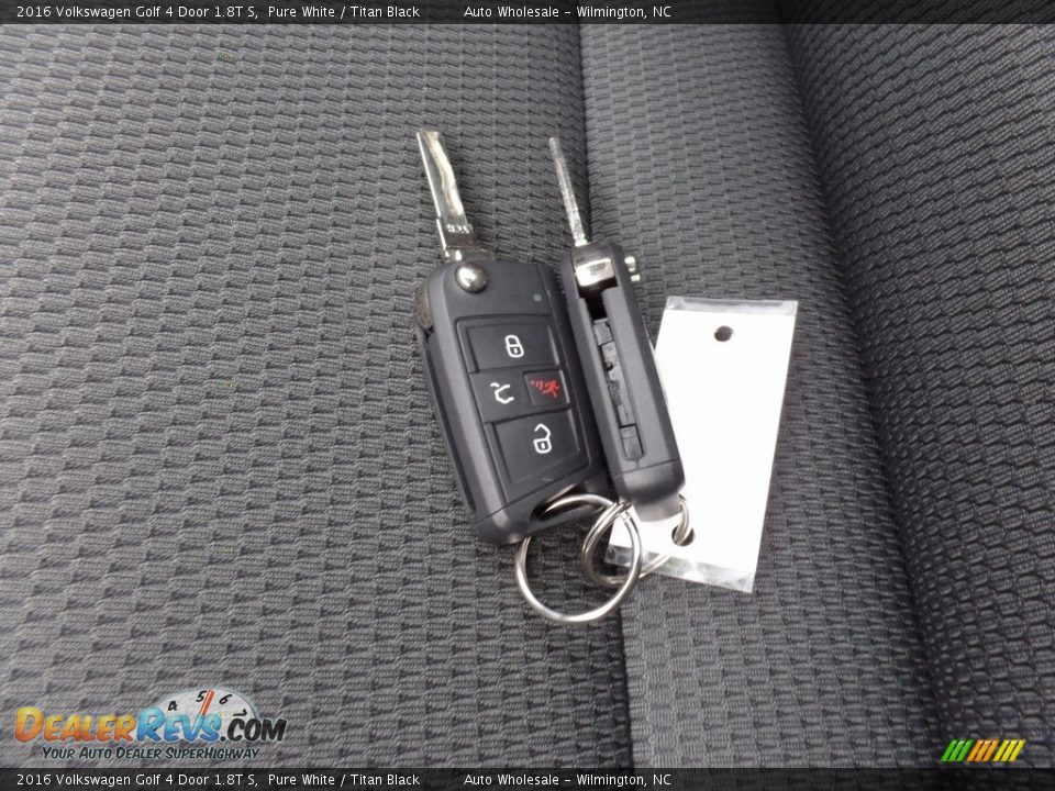 Keys of 2016 Volkswagen Golf 4 Door 1.8T S Photo #20