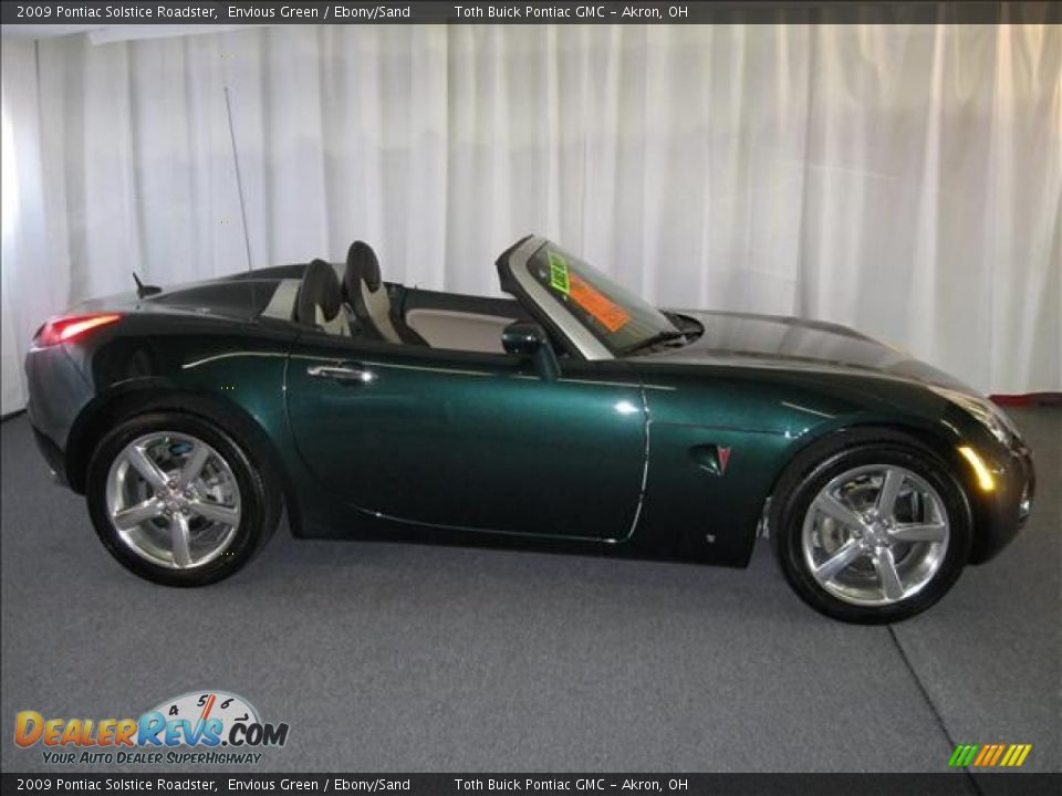 2009 Pontiac Solstice Roadster Envious Green / Ebony/Sand Photo #2