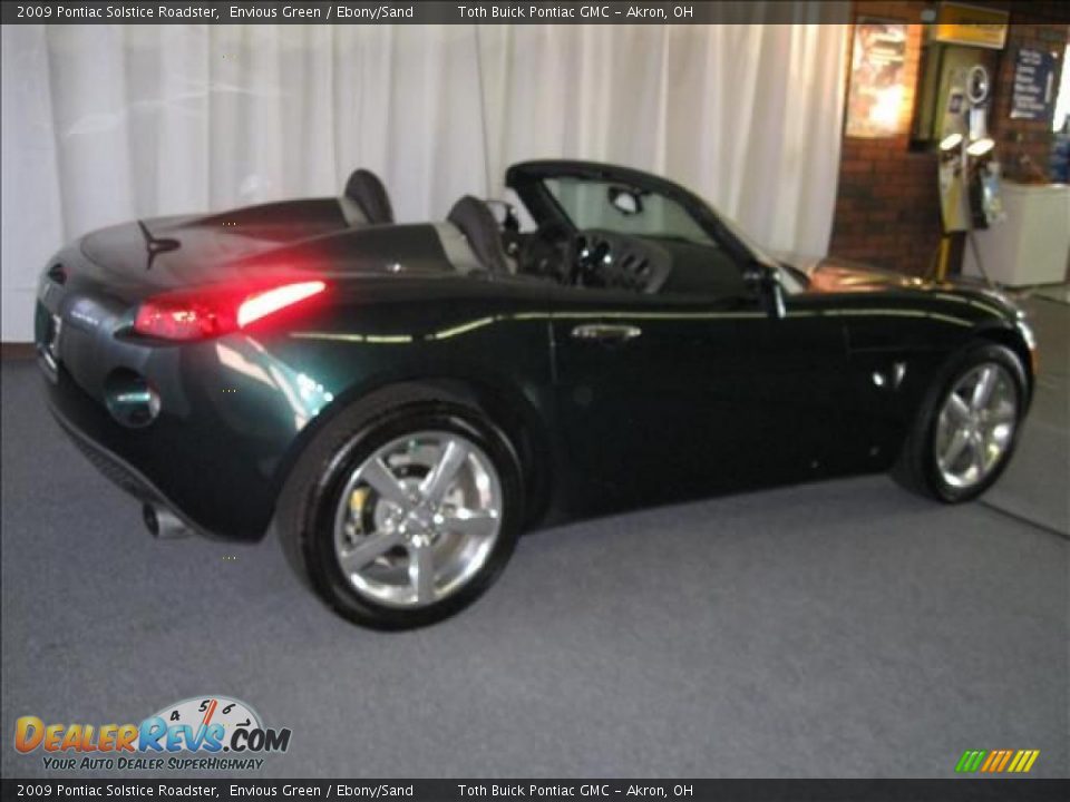 2009 Pontiac Solstice Roadster Envious Green / Ebony/Sand Photo #3