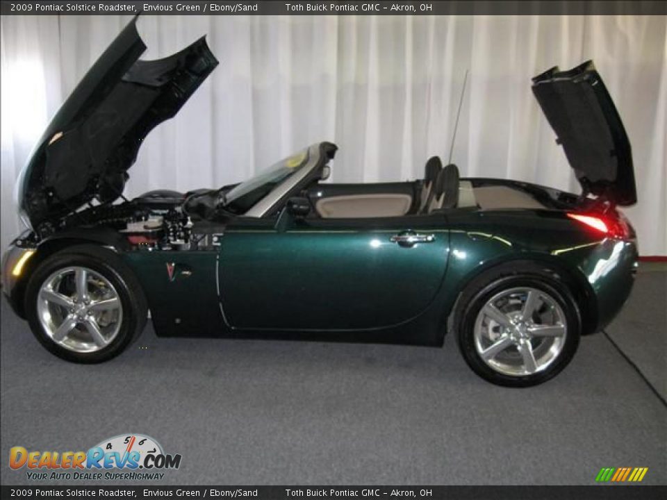 2009 Pontiac Solstice Roadster Envious Green / Ebony/Sand Photo #18