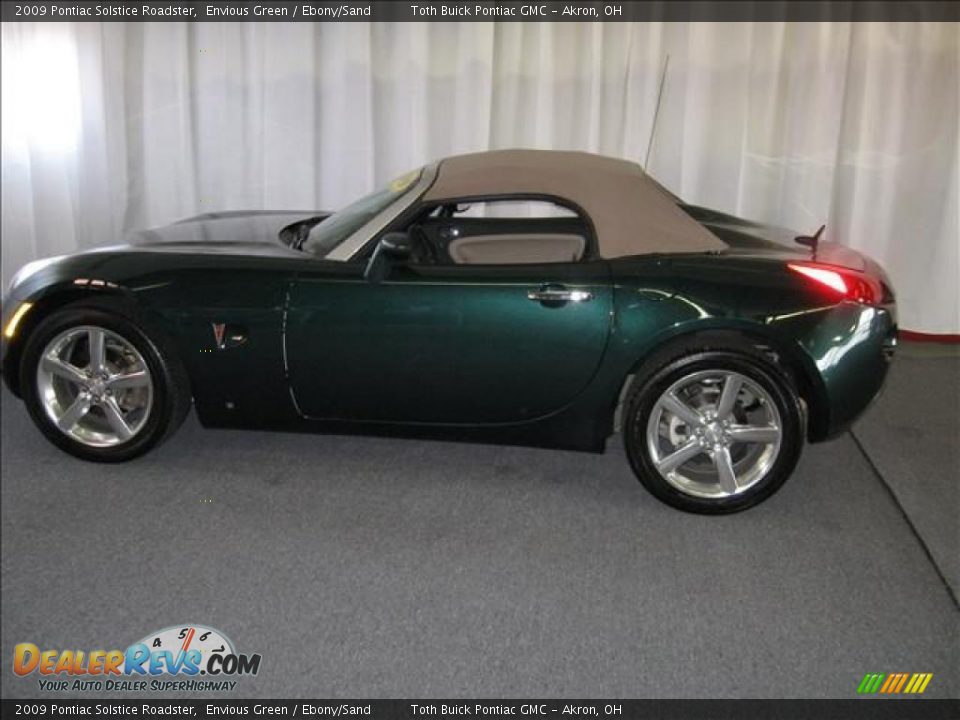 2009 Pontiac Solstice Roadster Envious Green / Ebony/Sand Photo #20