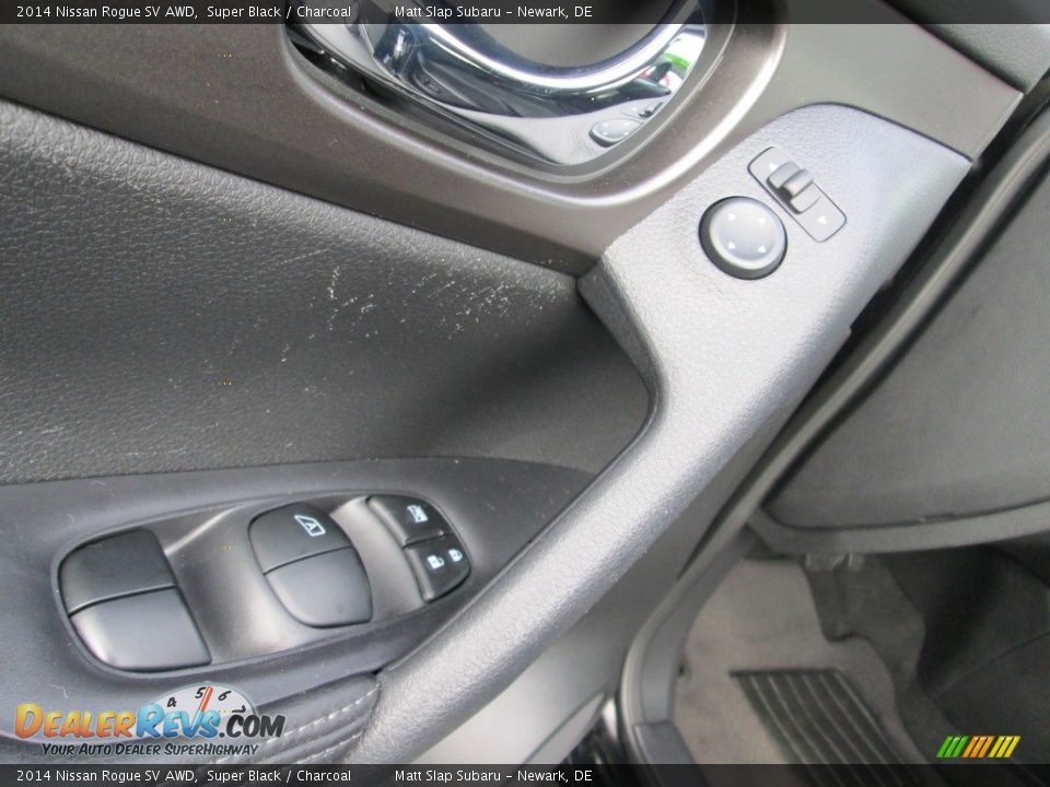 2014 Nissan Rogue SV AWD Super Black / Charcoal Photo #14