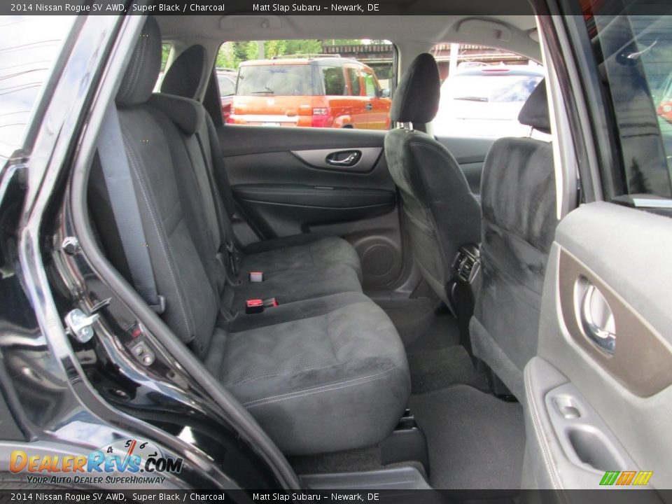 2014 Nissan Rogue SV AWD Super Black / Charcoal Photo #18