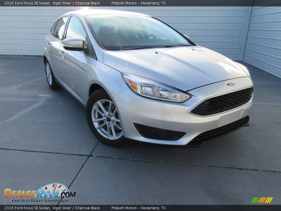 2016 Ford Focus SE Sedan Ingot Silver / Charcoal Black Photo #1