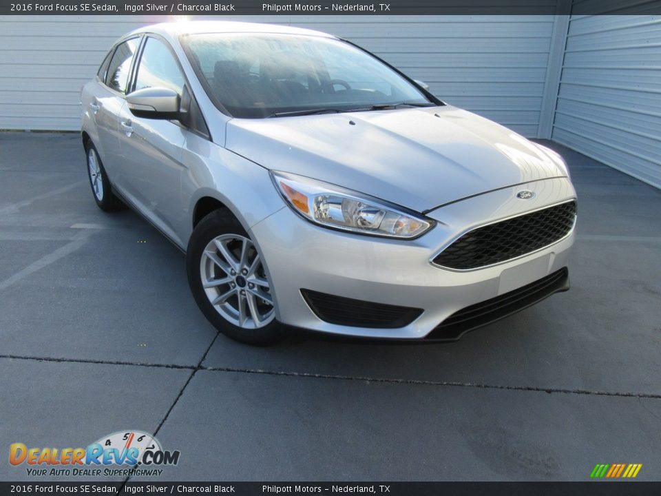 2016 Ford Focus SE Sedan Ingot Silver / Charcoal Black Photo #2