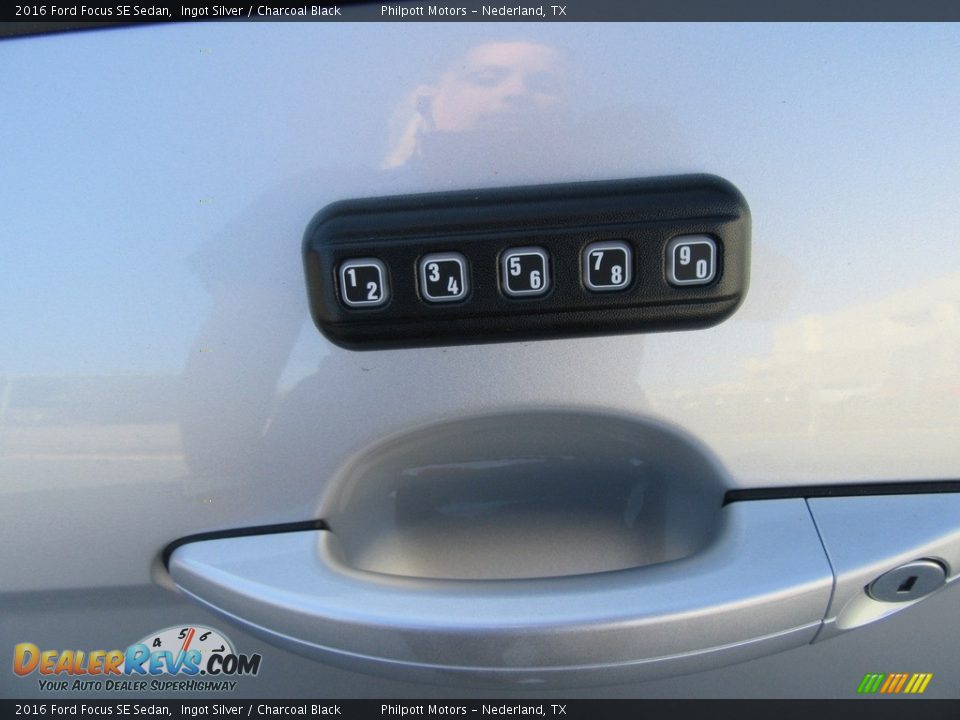 2016 Ford Focus SE Sedan Ingot Silver / Charcoal Black Photo #13