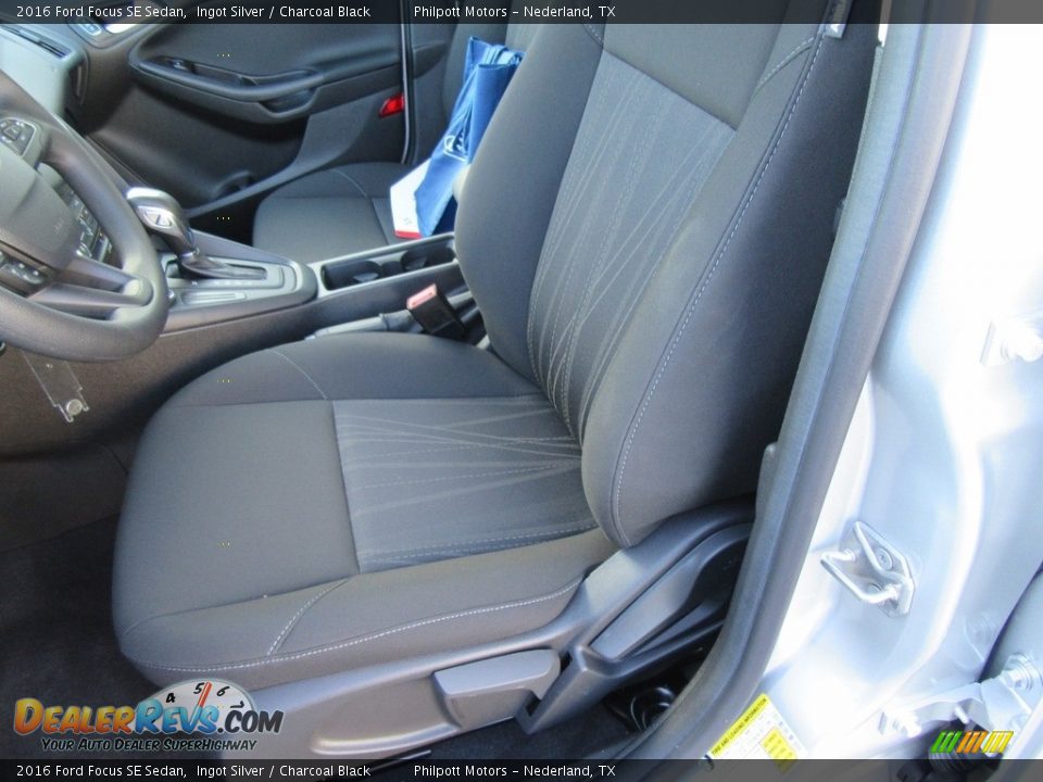 2016 Ford Focus SE Sedan Ingot Silver / Charcoal Black Photo #22