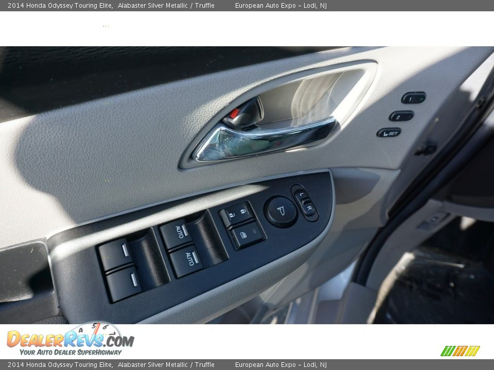 2014 Honda Odyssey Touring Elite Alabaster Silver Metallic / Truffle Photo #24