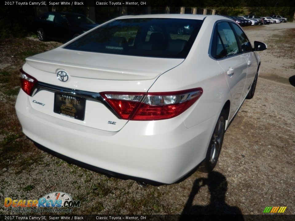 2017 Toyota Camry SE Super White / Black Photo #2