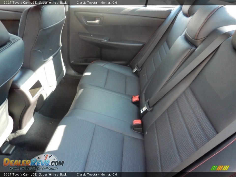 2017 Toyota Camry SE Super White / Black Photo #5