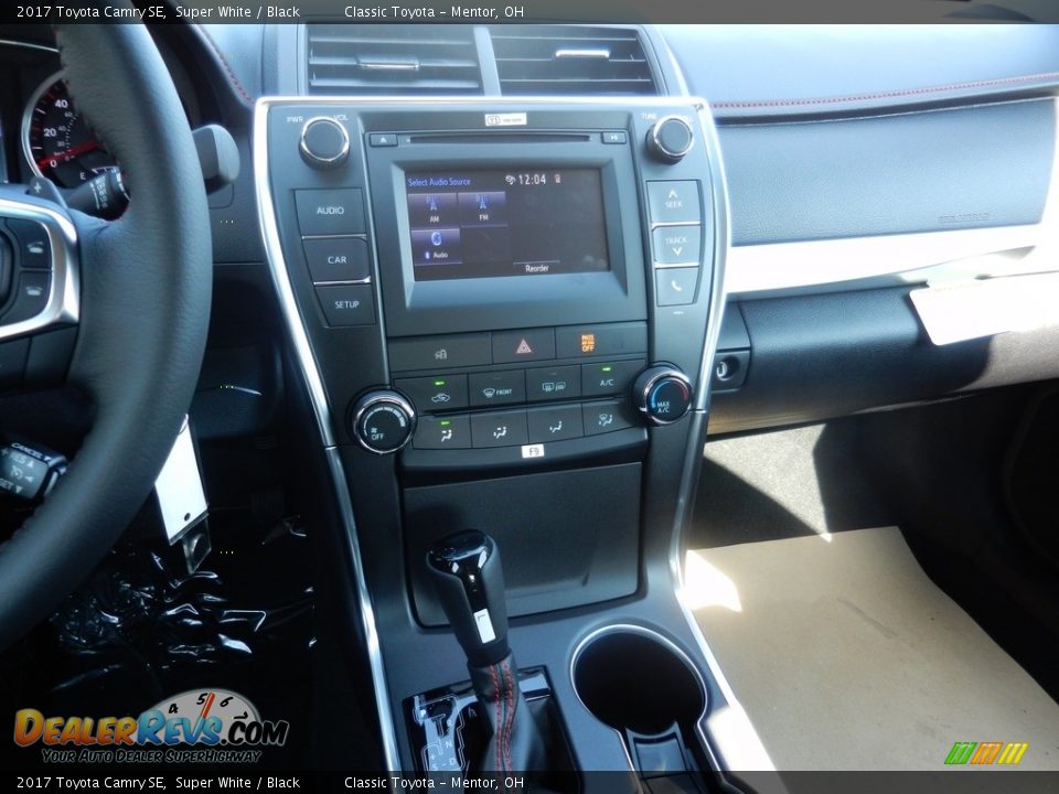 2017 Toyota Camry SE Super White / Black Photo #7