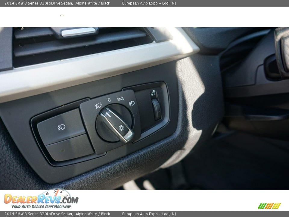 2014 BMW 3 Series 320i xDrive Sedan Alpine White / Black Photo #15