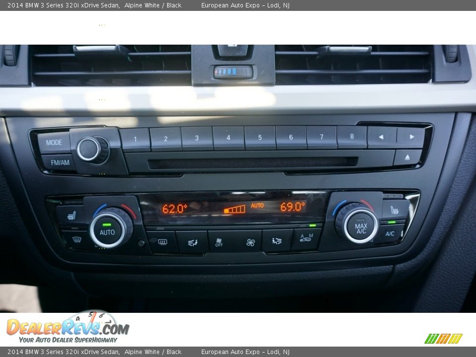 2014 BMW 3 Series 320i xDrive Sedan Alpine White / Black Photo #22
