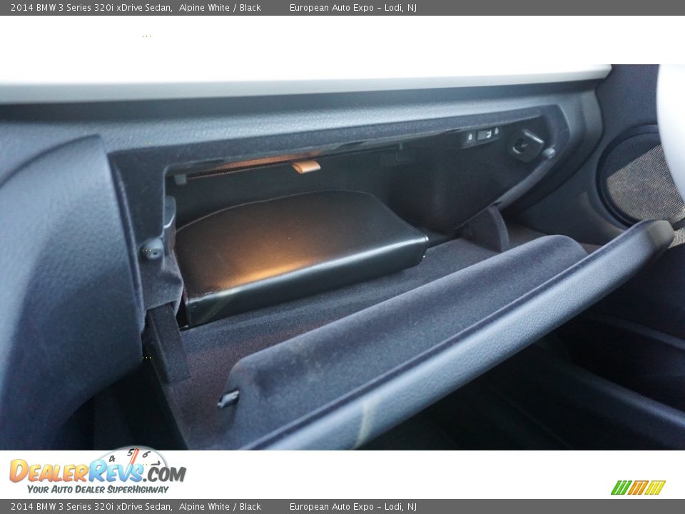 2014 BMW 3 Series 320i xDrive Sedan Alpine White / Black Photo #27