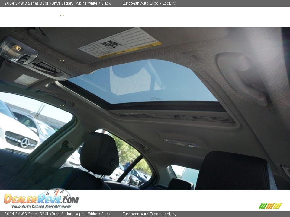 2014 BMW 3 Series 320i xDrive Sedan Alpine White / Black Photo #28