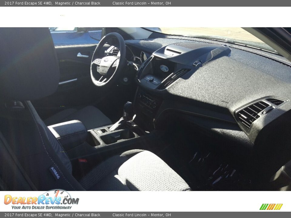 2017 Ford Escape SE 4WD Magnetic / Charcoal Black Photo #3