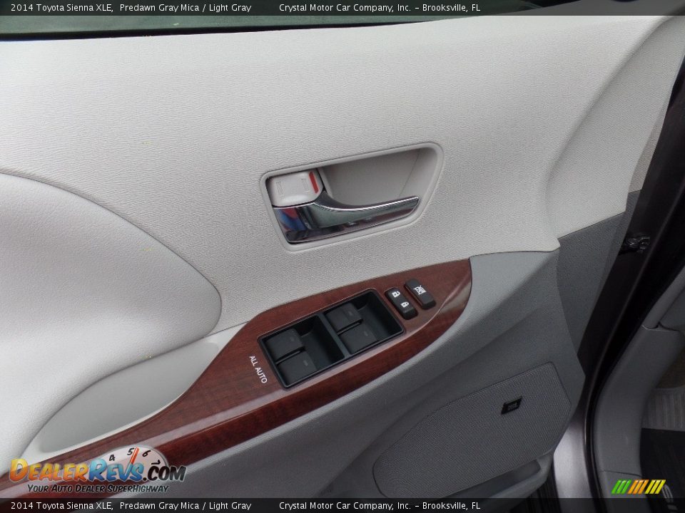 2014 Toyota Sienna XLE Predawn Gray Mica / Light Gray Photo #20