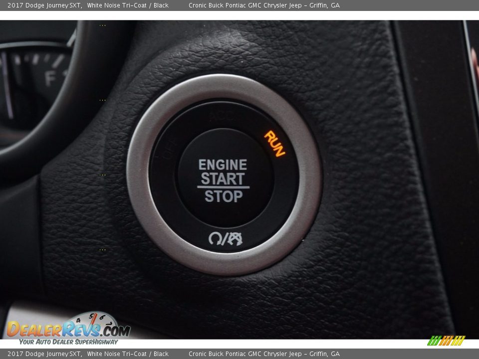 Controls of 2017 Dodge Journey SXT Photo #16