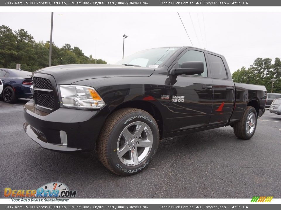 Front 3/4 View of 2017 Ram 1500 Express Quad Cab Photo #3