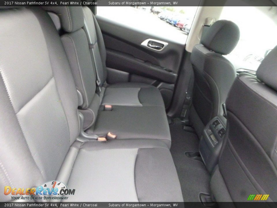 2017 Nissan Pathfinder SV 4x4 Pearl White / Charcoal Photo #5