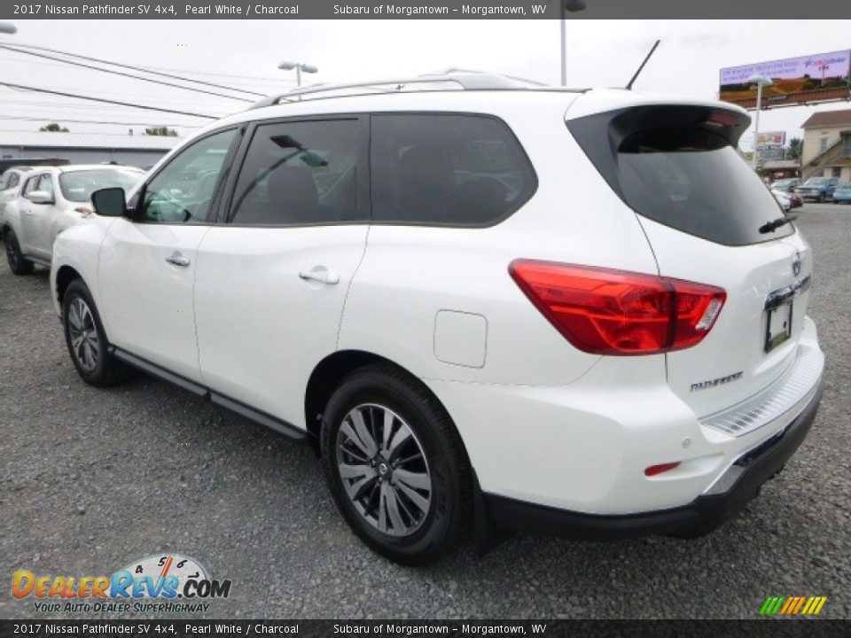 2017 Nissan Pathfinder SV 4x4 Pearl White / Charcoal Photo #10