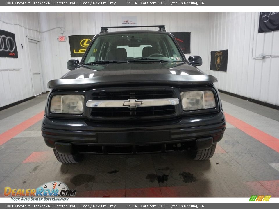 2001 Chevrolet Tracker ZR2 Hardtop 4WD Black / Medium Gray Photo #4