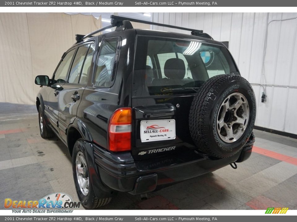 2001 Chevrolet Tracker ZR2 Hardtop 4WD Black / Medium Gray Photo #10