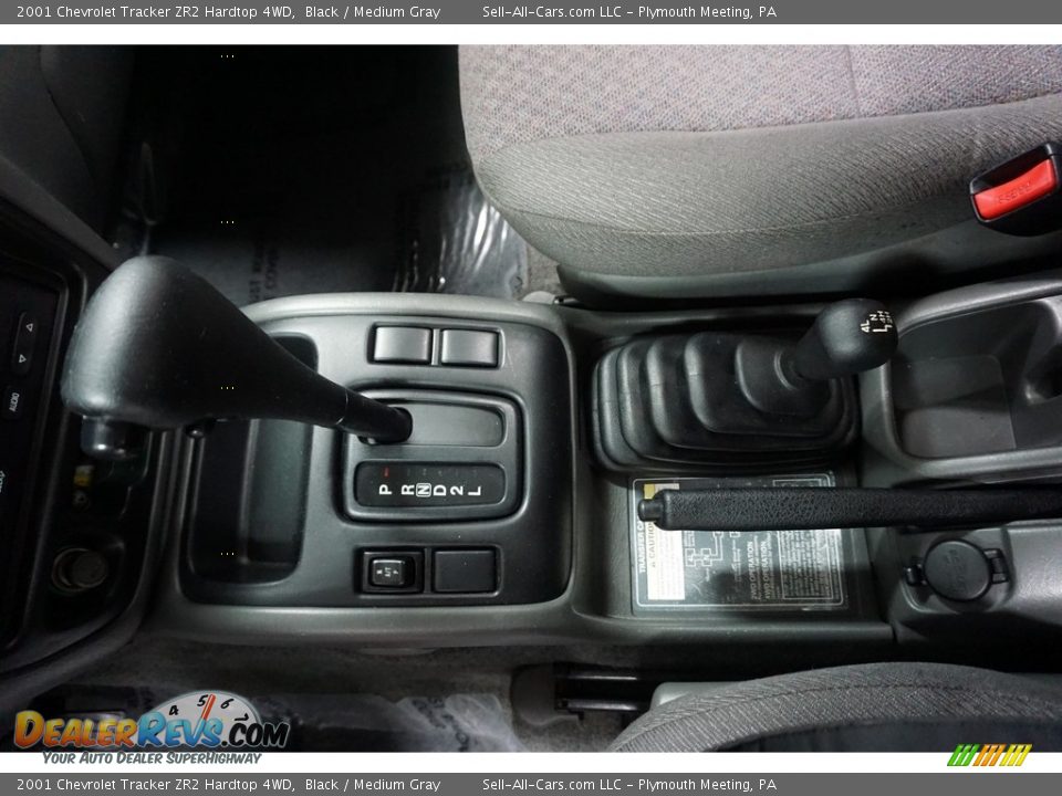 2001 Chevrolet Tracker ZR2 Hardtop 4WD Shifter Photo #29