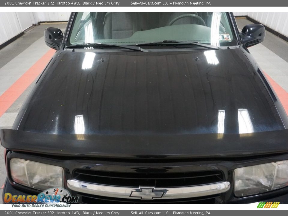 2001 Chevrolet Tracker ZR2 Hardtop 4WD Black / Medium Gray Photo #33