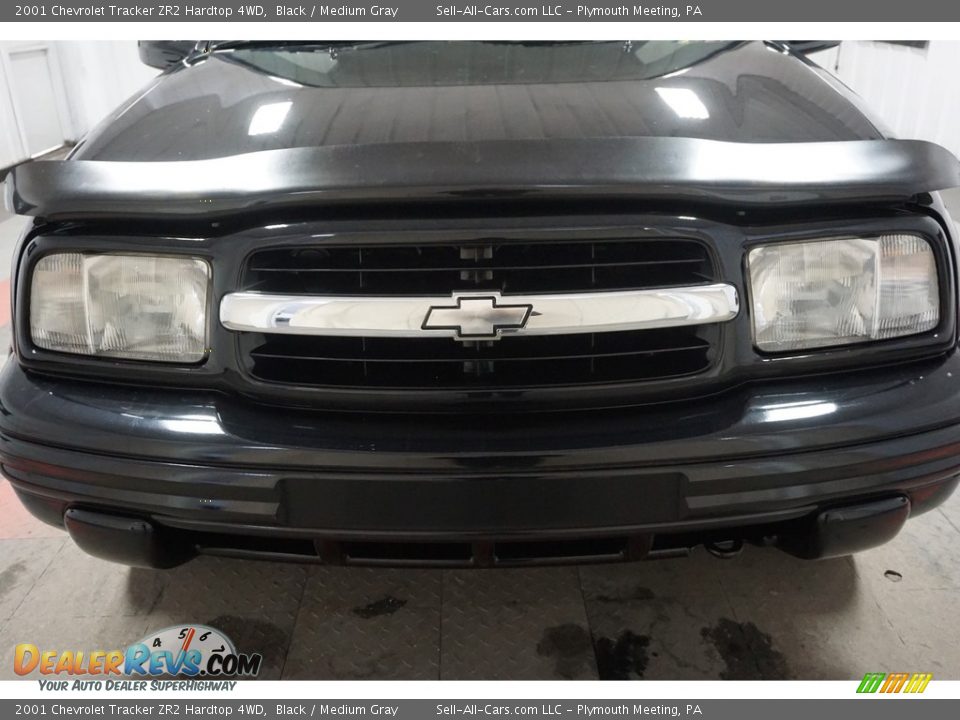 2001 Chevrolet Tracker ZR2 Hardtop 4WD Black / Medium Gray Photo #34