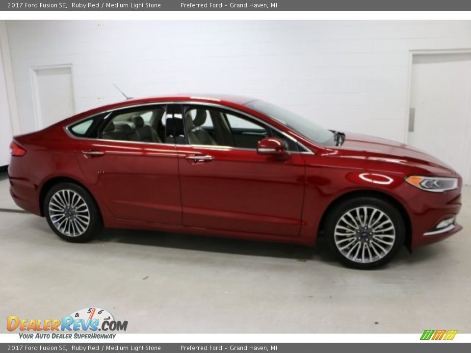 2017 Ford Fusion SE Ruby Red / Medium Light Stone Photo #1