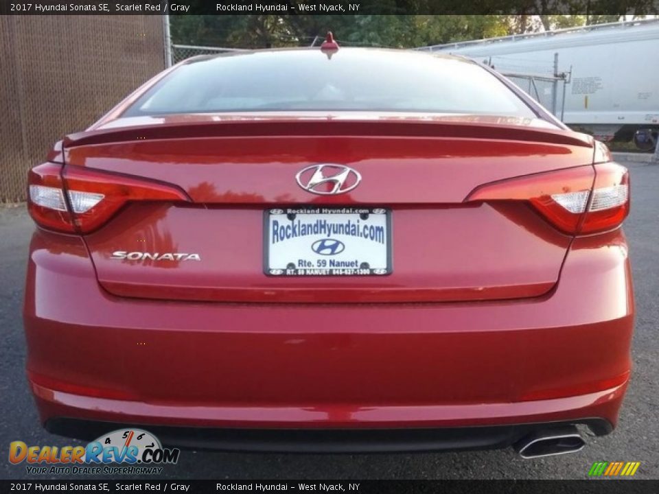 2017 Hyundai Sonata SE Scarlet Red / Gray Photo #3