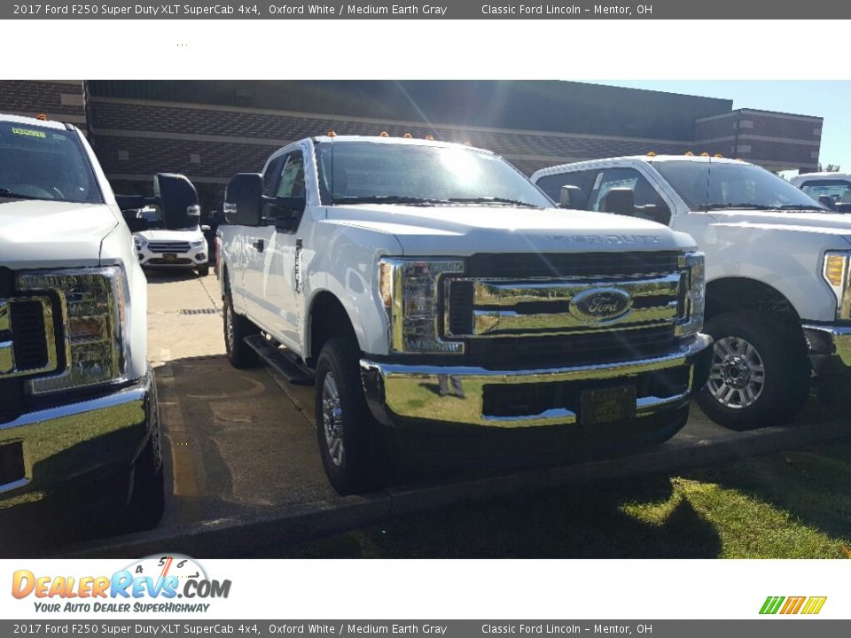 2017 Ford F250 Super Duty XLT SuperCab 4x4 Oxford White / Medium Earth Gray Photo #1