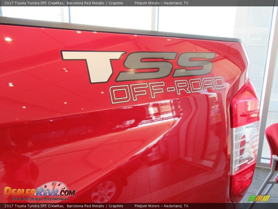 2017 Toyota Tundra SR5 CrewMax Barcelona Red Metallic / Graphite Photo #16
