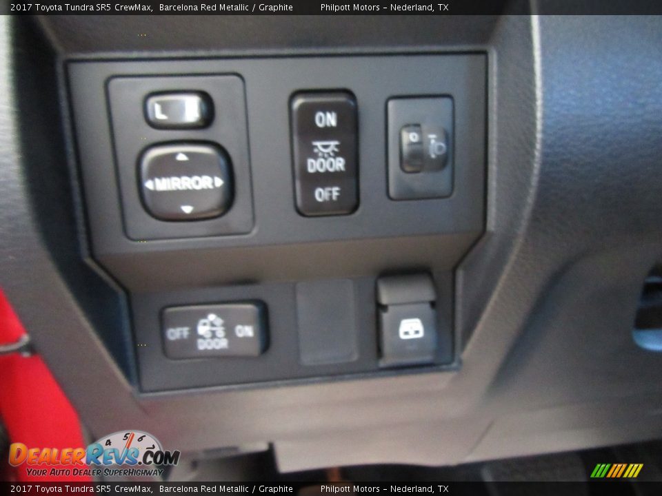 2017 Toyota Tundra SR5 CrewMax Barcelona Red Metallic / Graphite Photo #33
