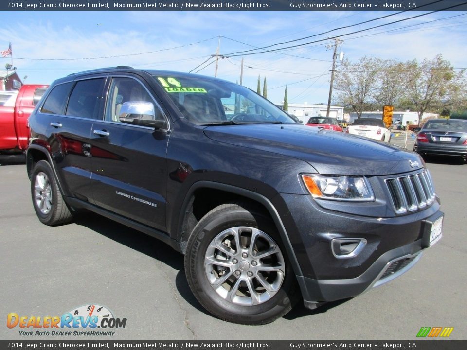 Front 3/4 View of 2014 Jeep Grand Cherokee Limited Photo #1