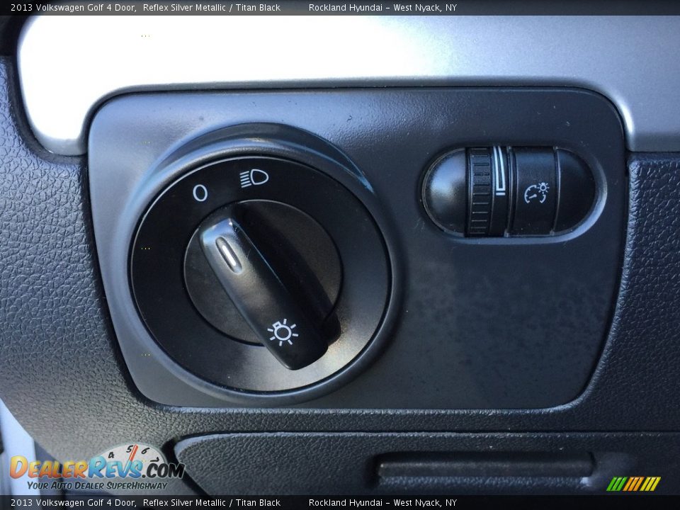 2013 Volkswagen Golf 4 Door Reflex Silver Metallic / Titan Black Photo #11