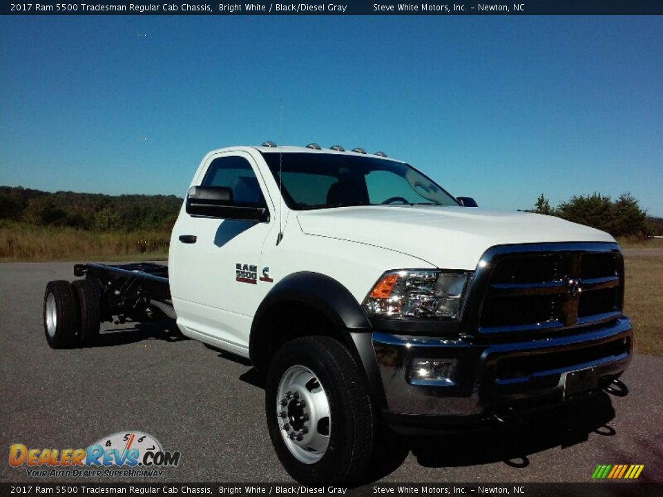 2017 Ram 5500 Tradesman Regular Cab Chassis Bright White / Black/Diesel Gray Photo #4