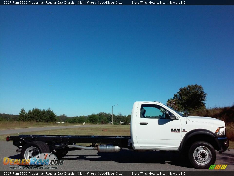 2017 Ram 5500 Tradesman Regular Cab Chassis Bright White / Black/Diesel Gray Photo #5