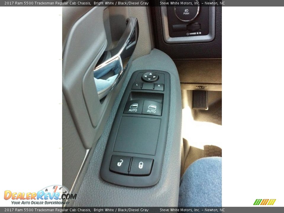 2017 Ram 5500 Tradesman Regular Cab Chassis Bright White / Black/Diesel Gray Photo #11