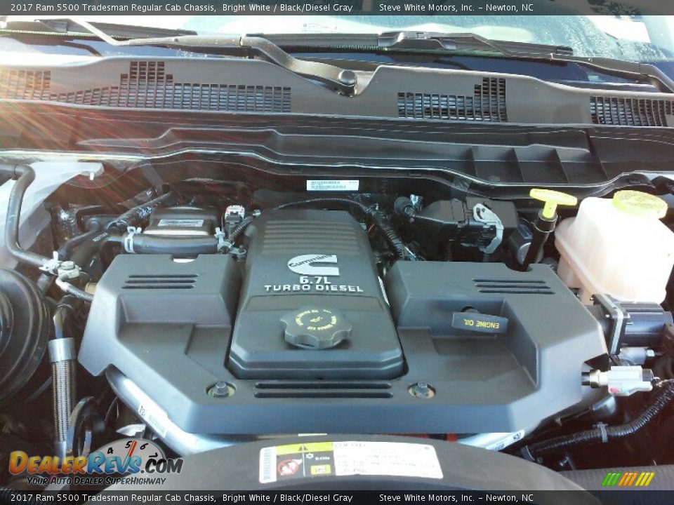 2017 Ram 5500 Tradesman Regular Cab Chassis Bright White / Black/Diesel Gray Photo #18