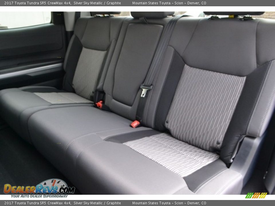 2017 Toyota Tundra SR5 CrewMax 4x4 Silver Sky Metallic / Graphite Photo #7