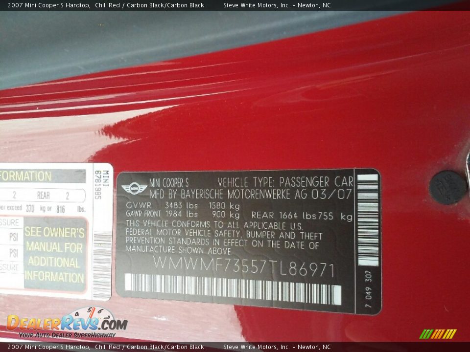 2007 Mini Cooper S Hardtop Chili Red / Carbon Black/Carbon Black Photo #24