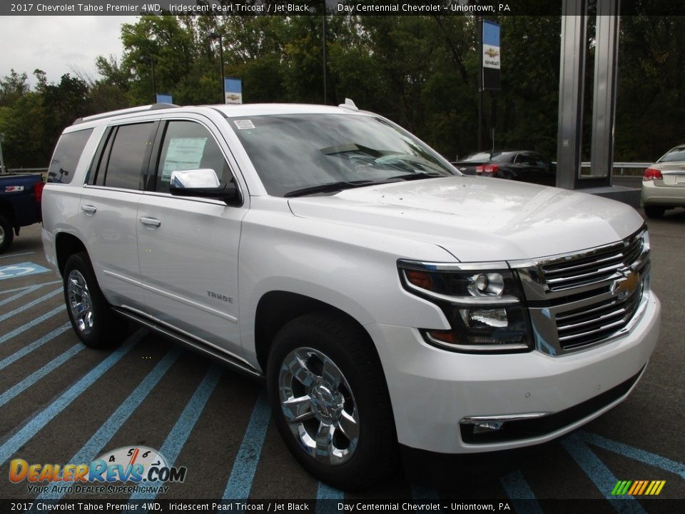 Front 3/4 View of 2017 Chevrolet Tahoe Premier 4WD Photo #8