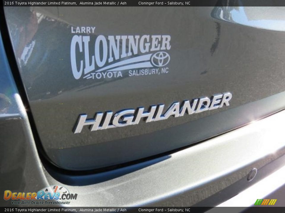 2016 Toyota Highlander Limited Platinum Alumina Jade Metallic / Ash Photo #24