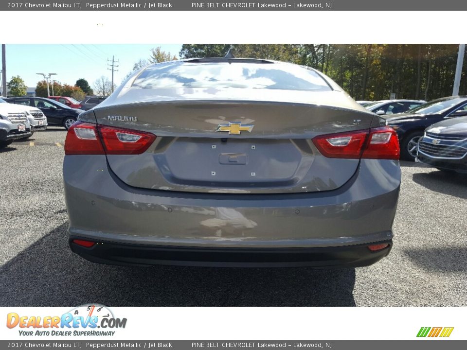 2017 Chevrolet Malibu LT Pepperdust Metallic / Jet Black Photo #5
