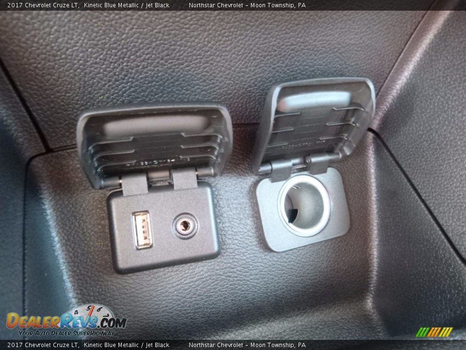 2017 Chevrolet Cruze LT Kinetic Blue Metallic / Jet Black Photo #17