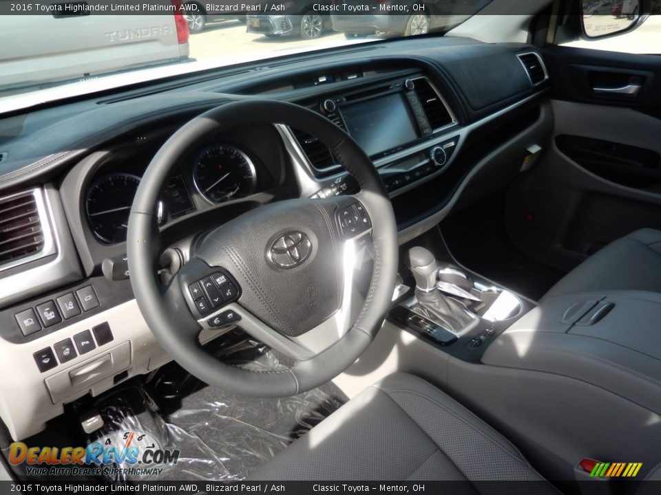 2016 Toyota Highlander Limited Platinum AWD Blizzard Pearl / Ash Photo #4