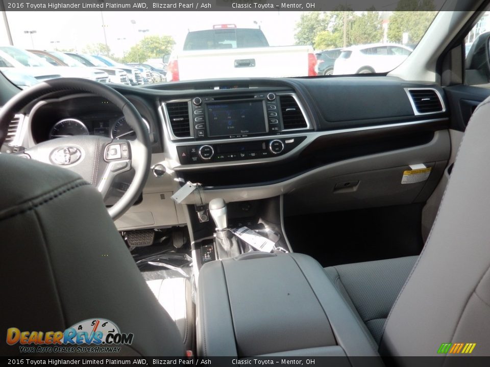 2016 Toyota Highlander Limited Platinum AWD Blizzard Pearl / Ash Photo #5