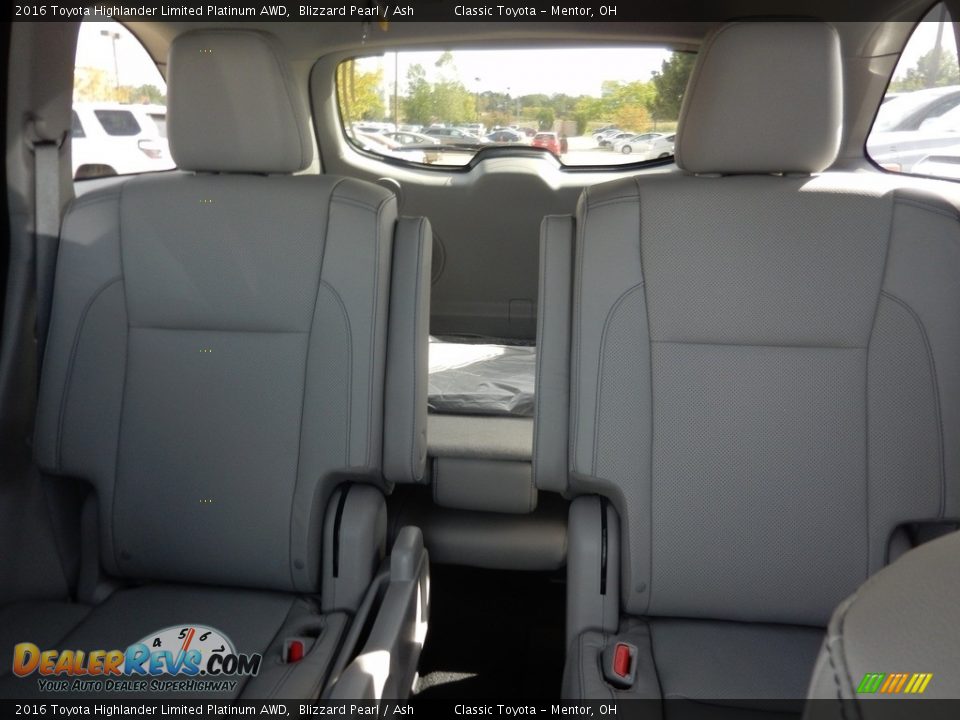 2016 Toyota Highlander Limited Platinum AWD Blizzard Pearl / Ash Photo #6
